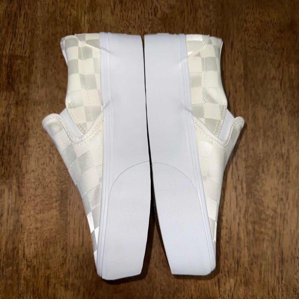NEW VANS CHECKERED STACKFORM PLATFORM SLIP ON SHINY SATIN IVORY CHECKERED SZ 7 - Picture 4 of 11